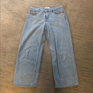 Women’s Abercrombie Low Rise Ultra Loose Jeans size 28